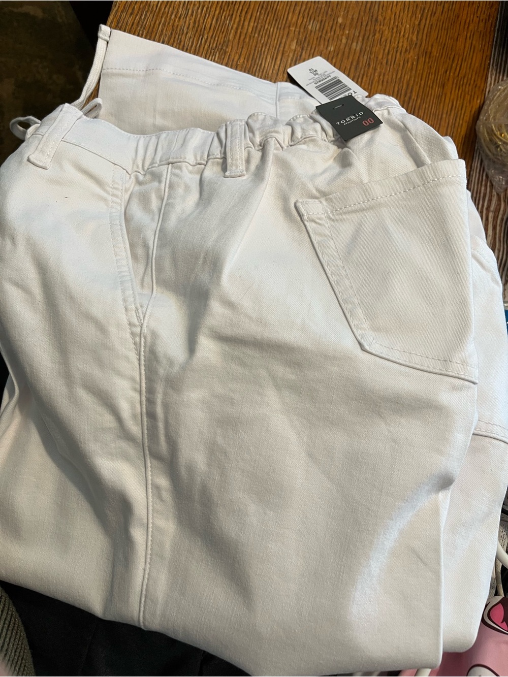 torrid White Ankle Cropped Pants